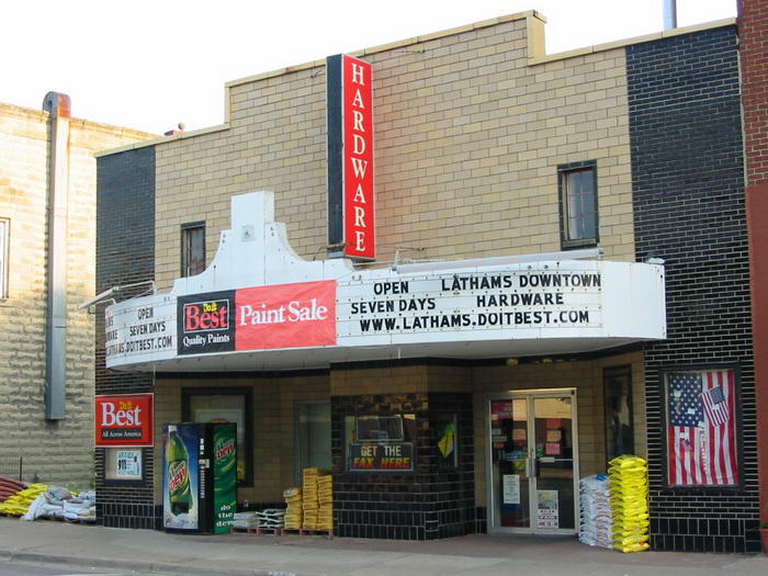 Milan Cinema (Milan Theatre) - June 2002 Photo (newer photo)